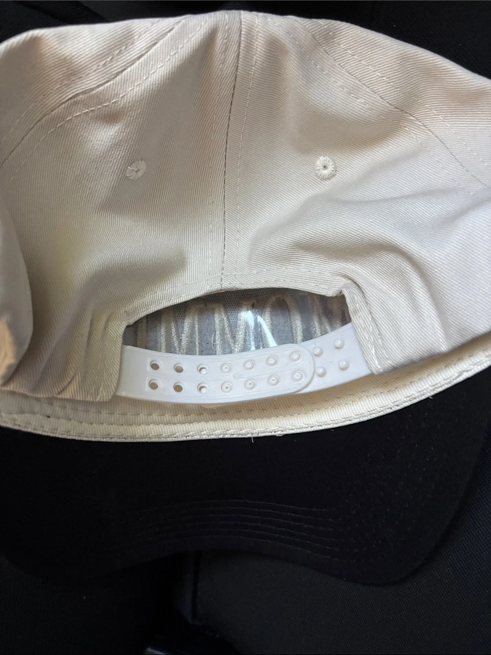 Mommin' Embroidered Two-Tone Baseball Cap - Beige & Black